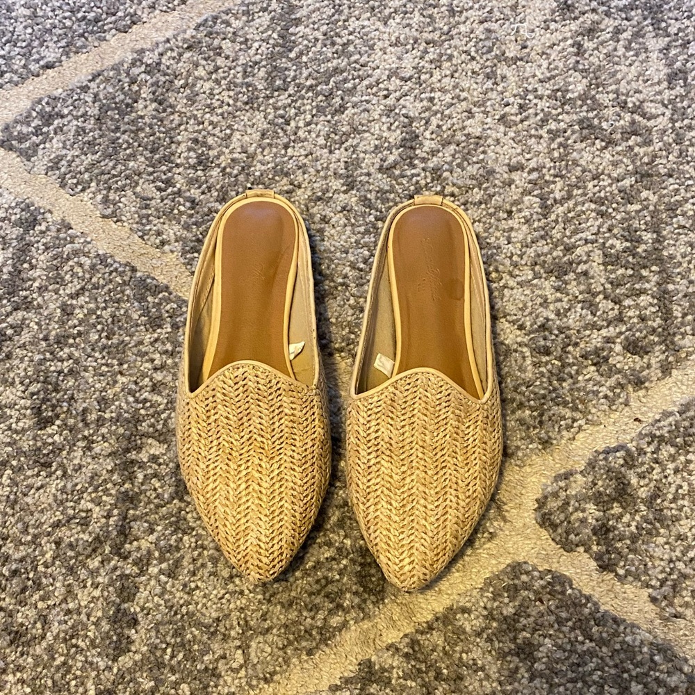 Wicker slide on flats